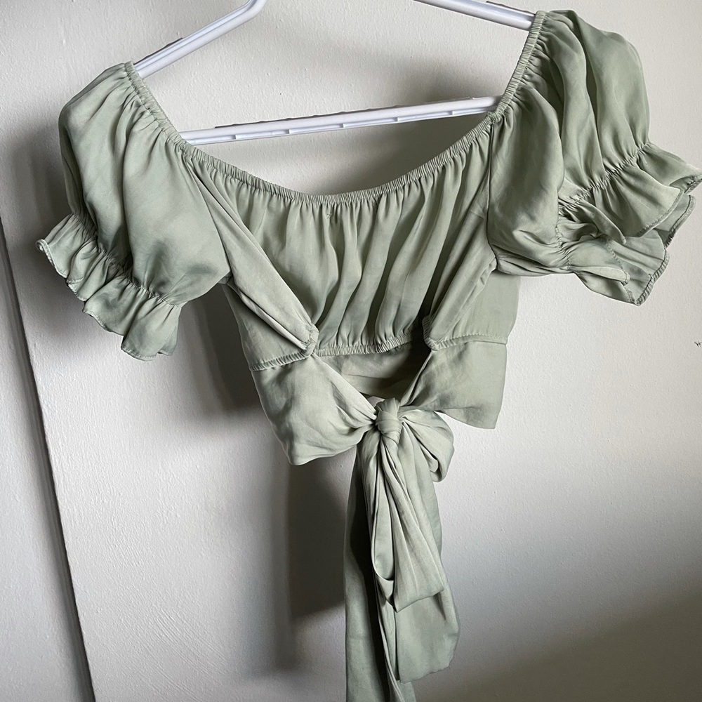 Saints + Secrets green off the shoulder crop top - Picture 2 of 3